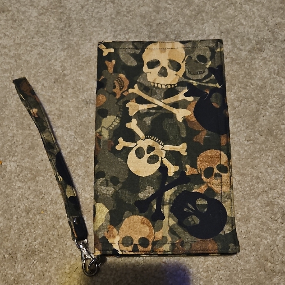 Skull Pattern Wristlet